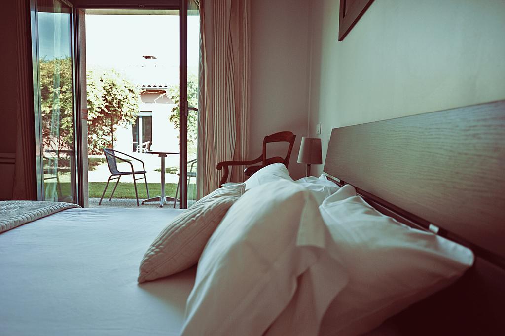 Hotel & Seminaire Le Patio Occitan - Toulouse Ouest - La Ramee Cugnaux Buitenkant foto